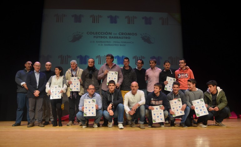 Un álbum de fotos recoge el presente y futuro del fútbol de Barbastro