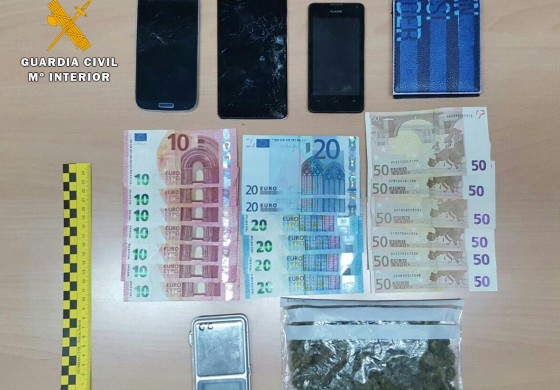 La Guardia Civil detiene a una persona por supuesto delito de tráfico de drogas