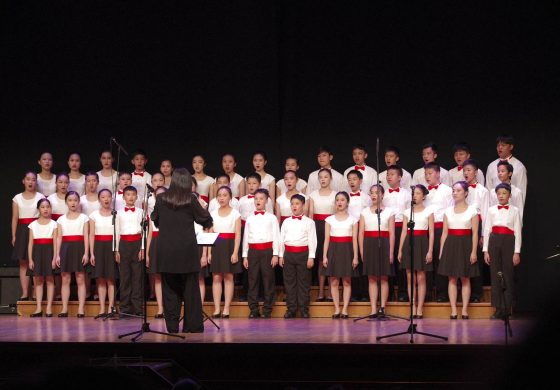 El Yip's Children Choir de Hong-Kong cautiva al público jaqués