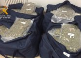 La Guardia Civil interviene 100 kilogramos de marihuana perfectamente envasada y detiene a dos personas