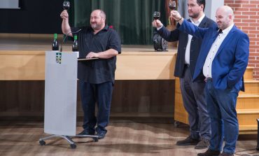 Presentación del Vino “Crianza solidario” Cruz, de Bodegas Valdovinos