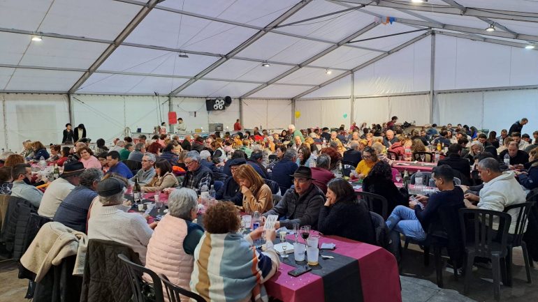 Aínsa celebra sus fiestas de invierno honrando a los Santos Barbudos