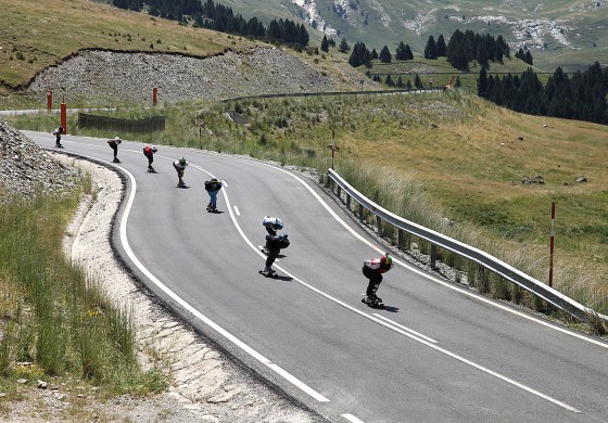 Setenta pilotos patinarán este fin de semana por la antigua carretera de Nueno