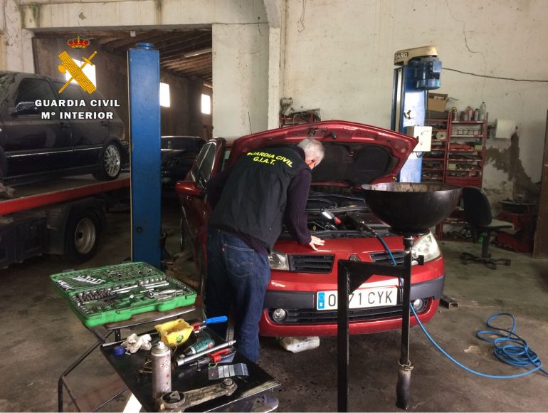 La Guardia Civil detecta un taller ilegal de reparación de automóviles en la Comarca de la Hoya de Huesca