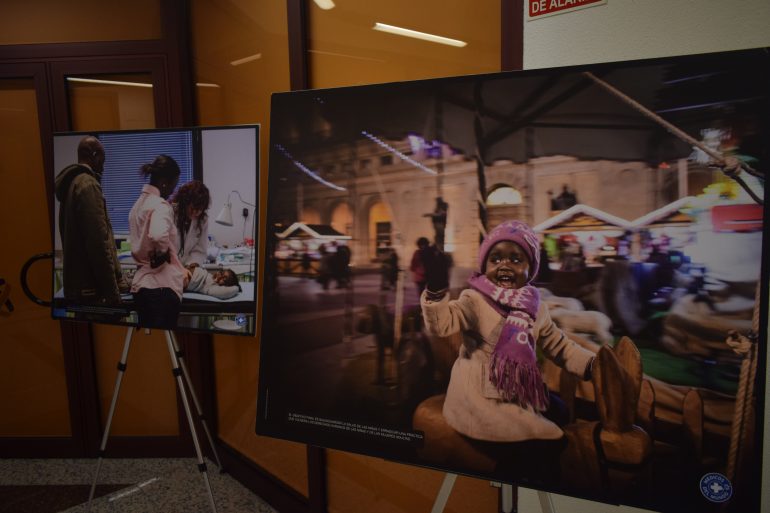 El Colegio de Enfermería acoge una exposición de Médicos del Mundo para concienciar sobre la Mutilación Genital Femenina