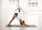 ¿Por qué practicar yoga de manera constante es bueno en el día a día?