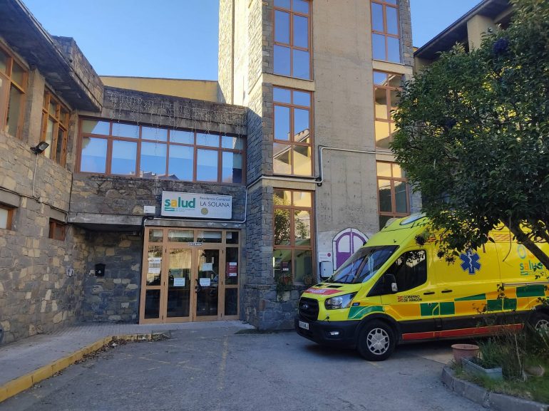 Aínsa denuncia la falta de un pediatra en su centro de salud y en el resto de consultorios de la comarca