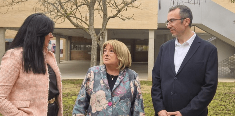 El IES Sierra de Guara de Huesca estrena nuevas aulas tras diez años con unas prefabricadas